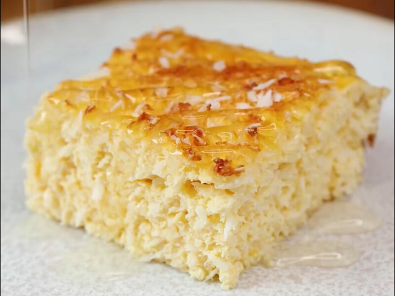 "Кокосова казка, справжня насолода". Простий рецепт смачного пирога без борошна й цукру