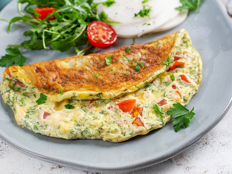 Додайте ці звичайні інгредієнти в омлет – і результат вас здивує. Рецепт ідеального сніданку