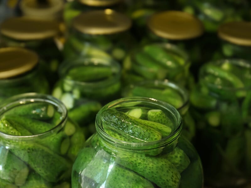 "Це найкраще, що я куштувала. Хрусткі, ароматні, м-м-м". Рецепт консервованих огірків, перевірений часом