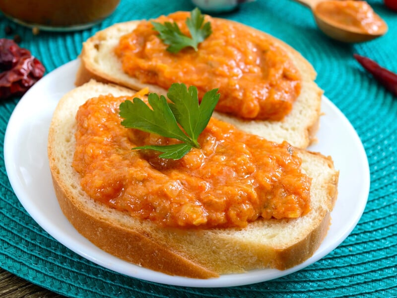 Усього 20 хвилин – й ідеально смачна кабачкова ікра на сковорідці готова. Простий рецепт