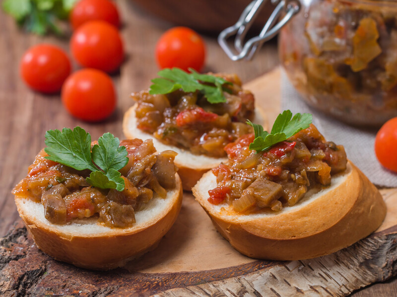 Змішайте баклажани із цим – і отримаєте неймовірно бюджетну ікру. Швидкий рецепт