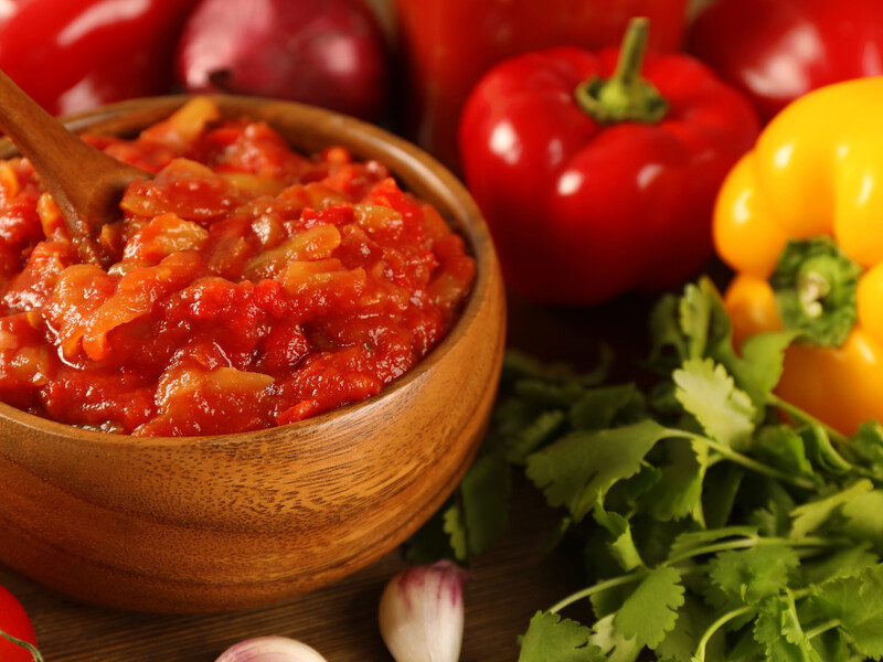 Перець, помідори і склянка олії. Смачне та яскраве лечо на зиму без оцту