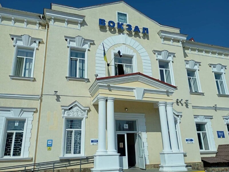 "Укрзалізниця" розповіла, на яких вокзалах уже можна пити воду з-під крана без шкоди для здоров'я "Укрзалізниця" розповіла, на яких вокзалах уже можна пити воду з-під крана без шкоди для здоров'я
