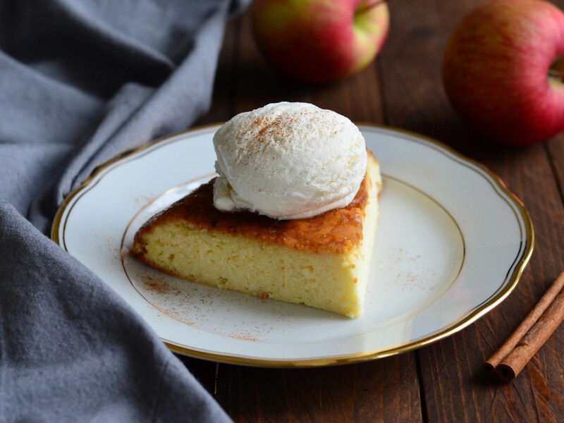 Ніхто не повірить, що цей сирний пиріг із яблуками не пекли в духовці