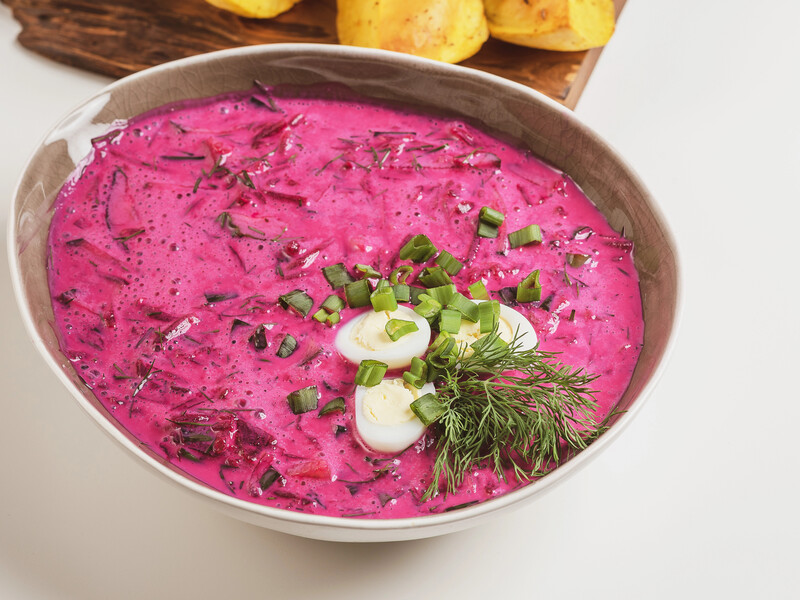 Лише 10 хвилин – і отримаєте смачний та поживний холодний суп. Простий рецепт