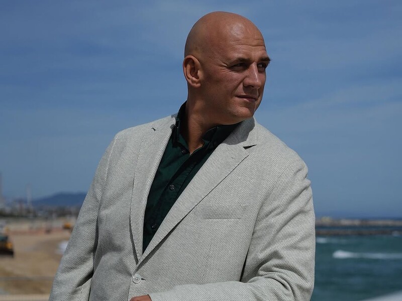 "Це з дурдому?" Потап шокував мережу перевтіленням в огрядну жінку в купальнику