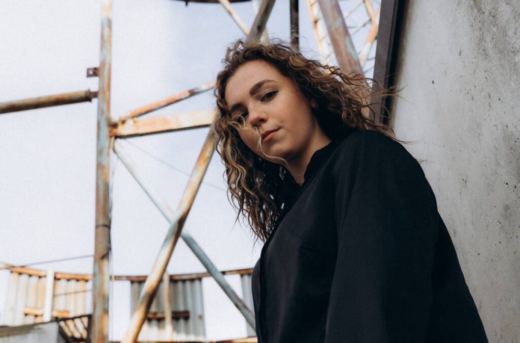 Краплі надії: як YALLA лікує серця у пісні «Дощ» 