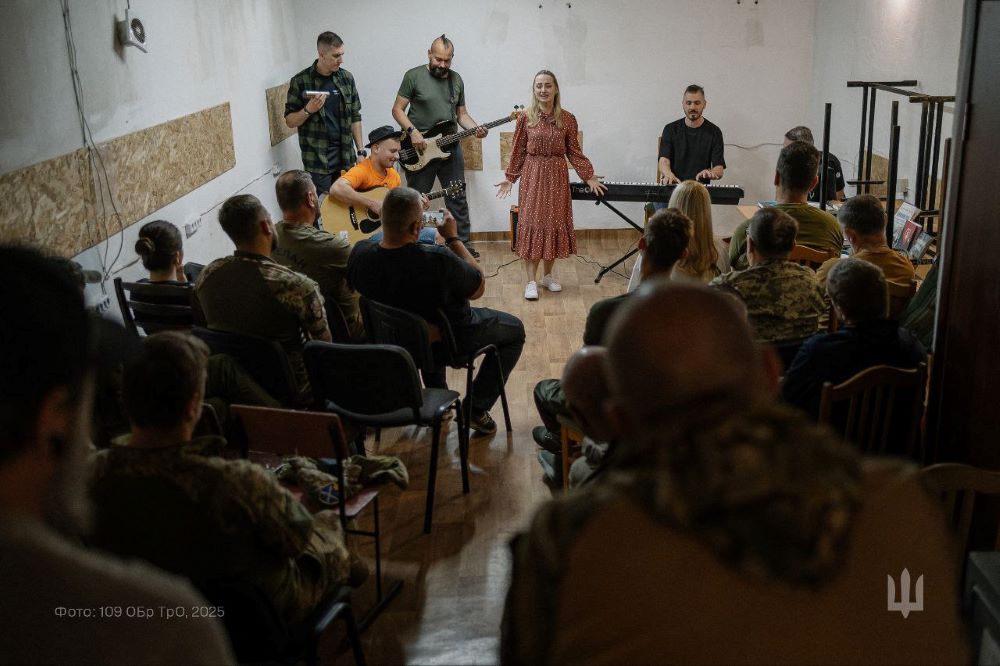 “Мирні ночі” серед вибухів: емоційна подорож TINA PETRIV на Схід із Культурним десантом