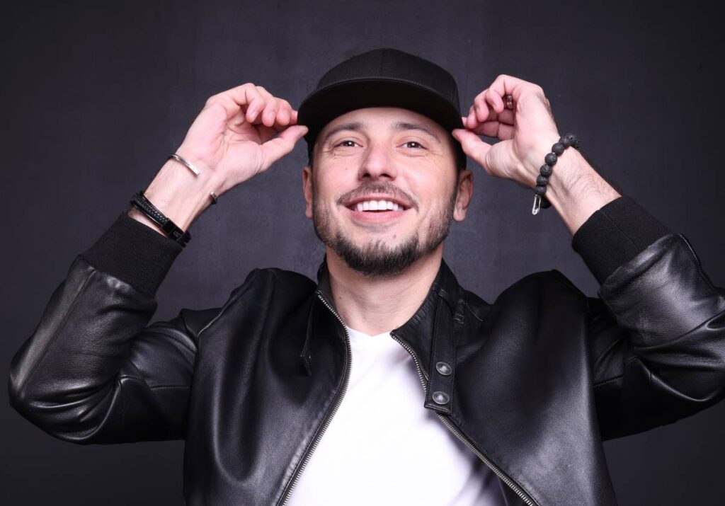 Сергій Мироненко презентує “Хуліган” - пісню про силу і пристрасть українських жінок