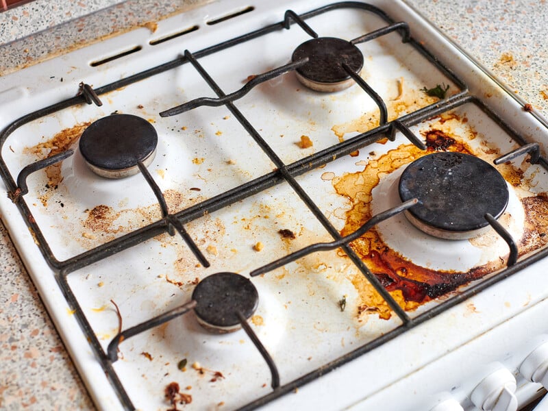 Ці п'ять продуктів точно є вдома – вони найефективніше відмиють жир на кухні