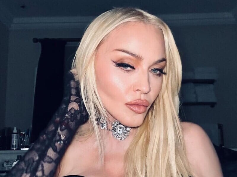 67-річна Мадонна в обтягуючому корсеті показала унікальні фото з 38-річним коханим