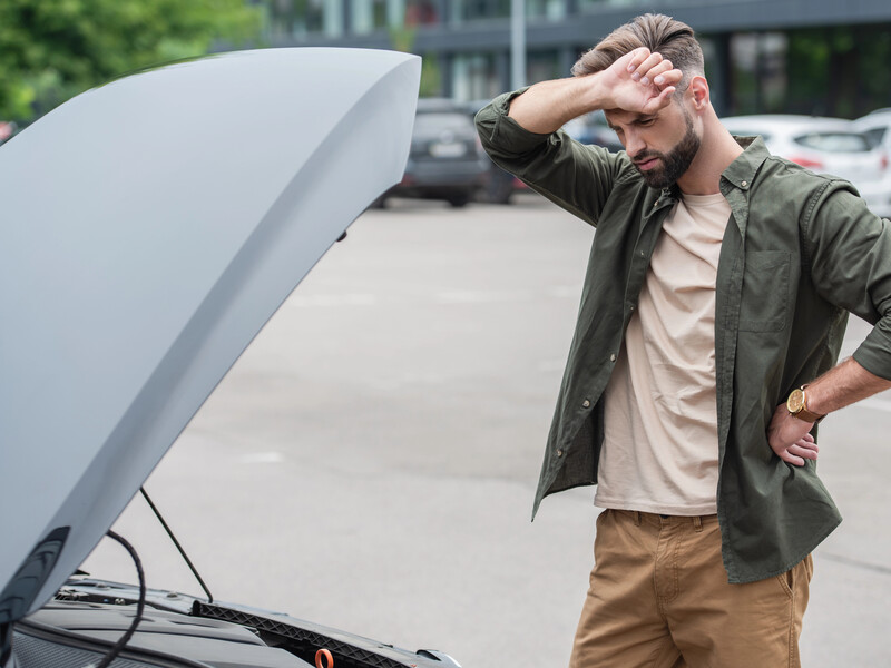 П'ять поганих звичок за кермом. Не робіть цього, інакше доведеться ставати на ремонт