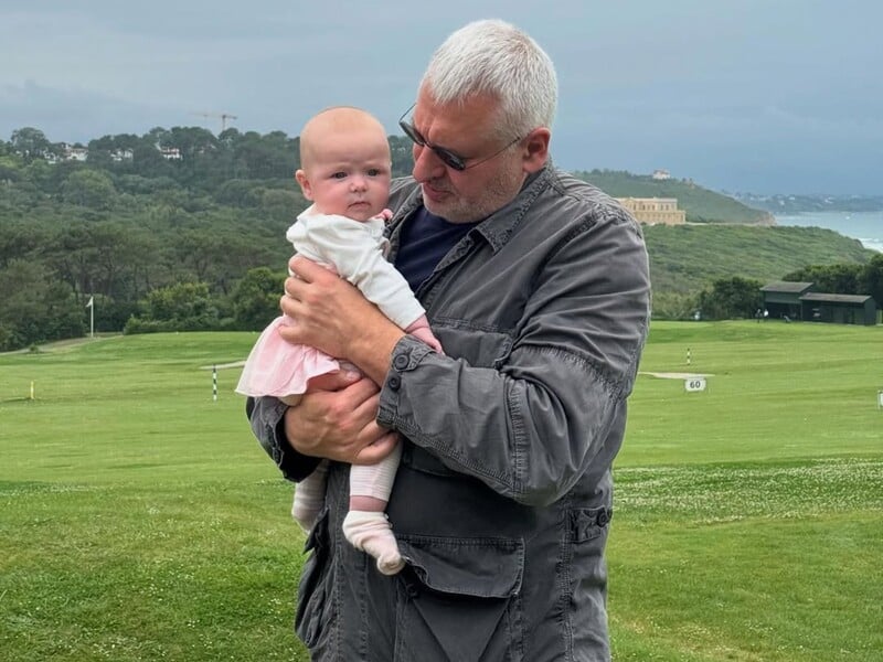 54-річний Фейгін висловився про 15-річну різницю у віці зі своєю дружиною-киянкою