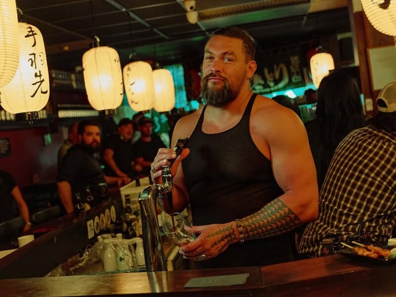 Момоа поголився вперше за шість років. Відео