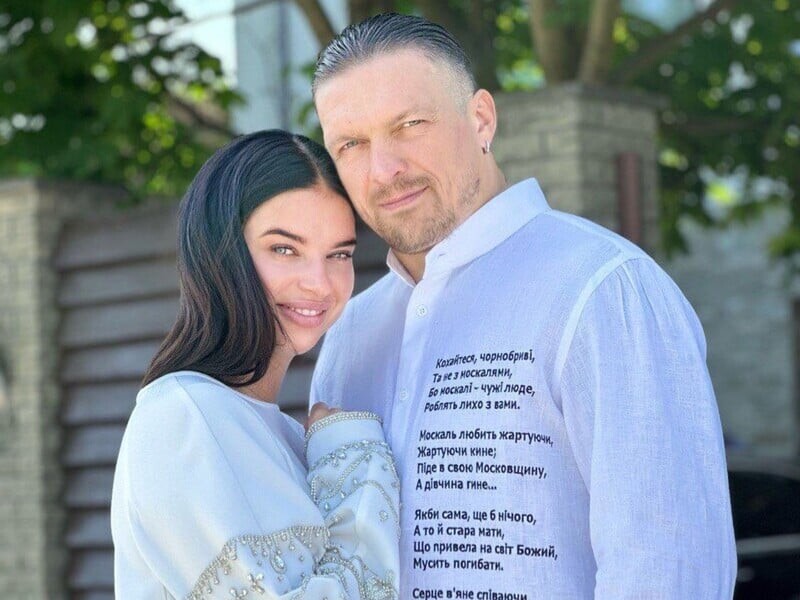 Дружина Усика показала шокуюче відео, як боксер чистить пилососом однорічну доньку