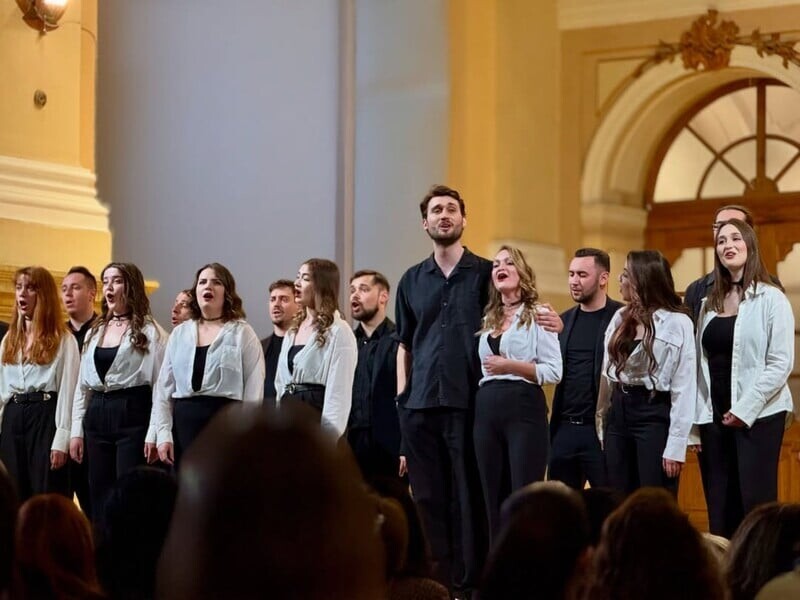 Хор "Гомін" знову підірвав мережу виконанням хіта Поклада. Відео