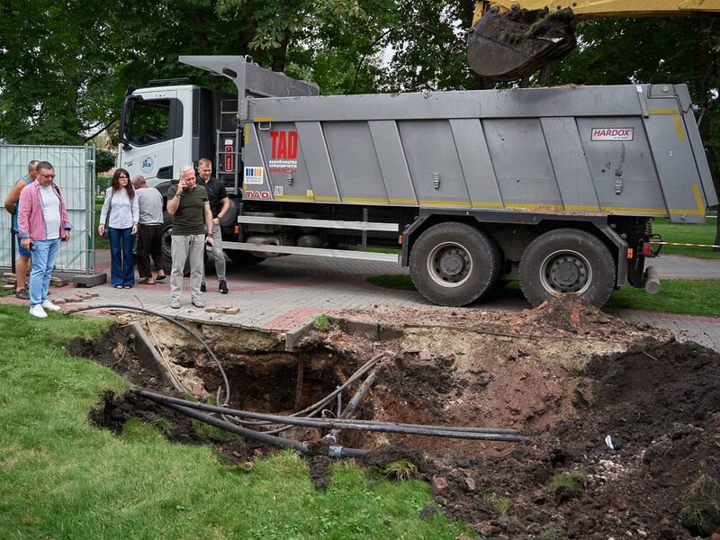"Долучать істориків". У центрі Харкова після буревію виявили старовинні катакомби "Долучать істориків". У центрі Харкова після буревію виявили старовинні катакомби