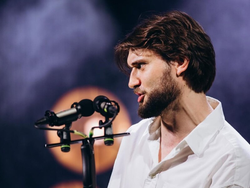 Яценко й хор "Гомін" змусили Зеленського, Малюка й Буданова аплодувати їм стоячи. Запальне відео