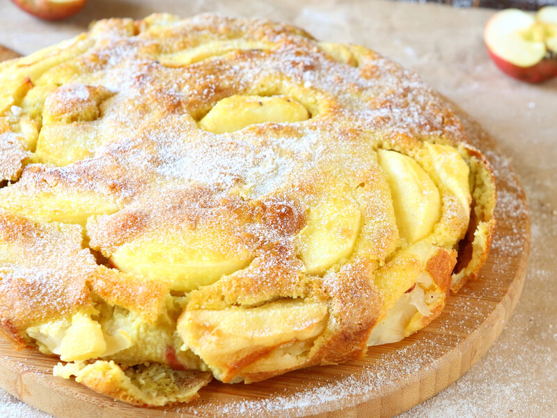 Просто змішайте ці продукти – і шарлотка стане улюбленою. Дуже швидкий рецепт десерту