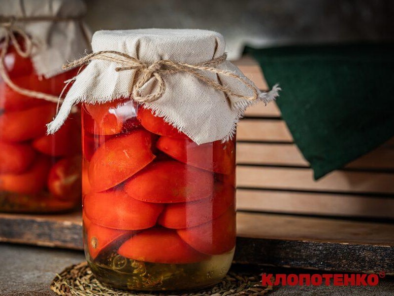 Покладіть це в кожну банку, щоб мати взимку соковиті мариновані томати. Покроковий рецепт консервації