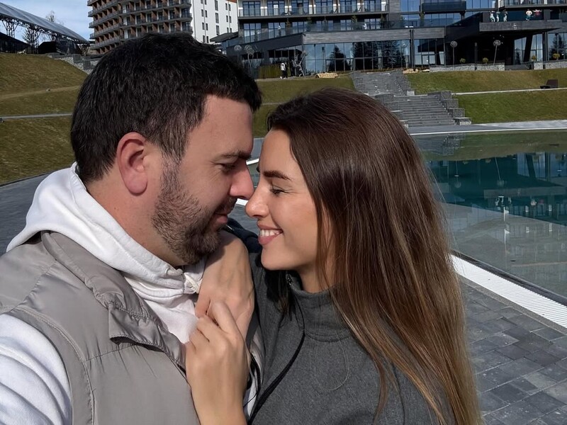 "Забрав її під вінець – і в декрети". Решетнік розповів, де зустрів свою дружину