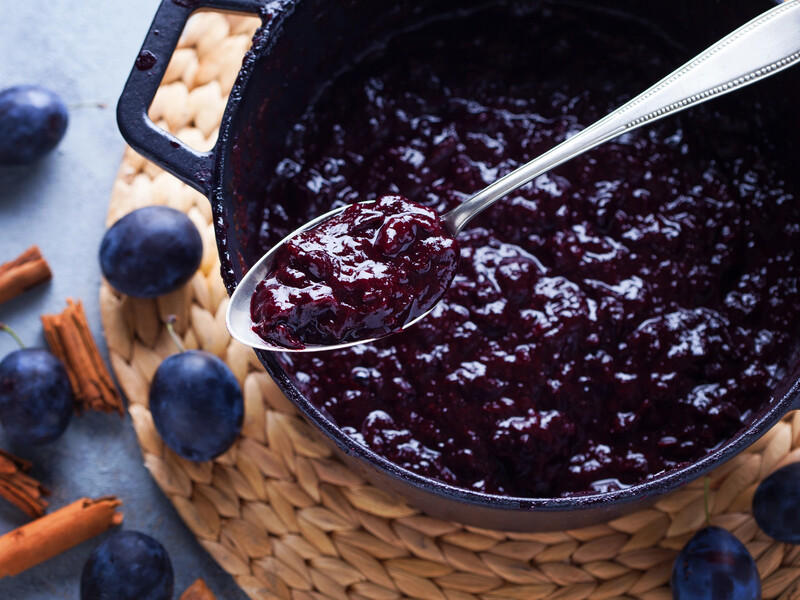 Забудьте про банки й тривале варіння. Сливовий джем за 30 хвилин на сковороді