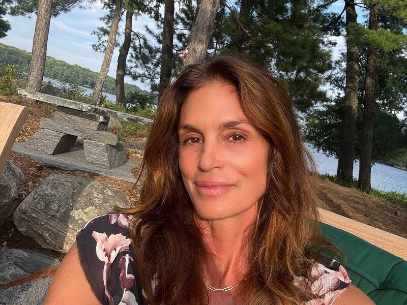 59-річна Кроуфорд вразила ідеальною фігурою в купальнику