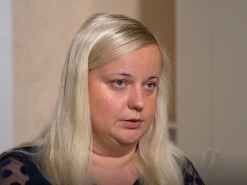 Жінка з Маріуполя, яка вижила під час обстрілу, розповіла свою історію музею "Голоси Мирних" Фонду Ріната Ахметова Жінка з Маріуполя, яка вижила під час обстрілу, розповіла свою історію музею "Голоси Мирних" Фонду Ріната Ахметова