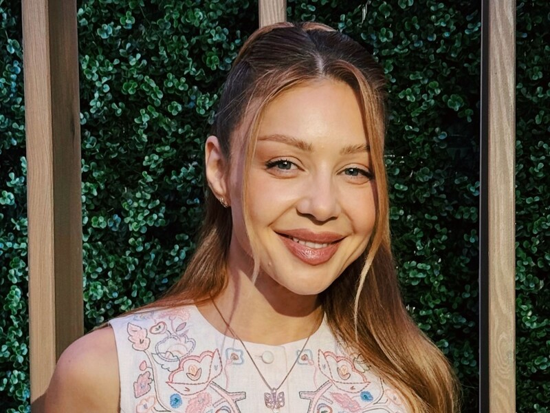 Тіна Кароль відвідала молитовний сніданок у Києві. Який вигляд мала артистка без сценічного макіяжу