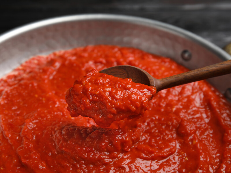 Завдяки цьому взимку в томатному соусі відчуєте смак свіжих помідорів. Найкращий рецепт