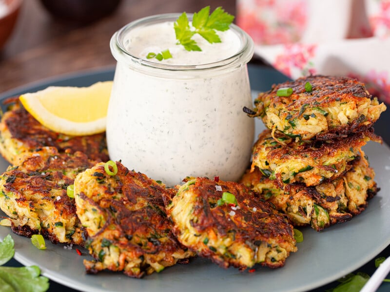 "Ідеальний перекус за 15 хвилин!" Рецепт овочевих оладок, які готують нашвидкуруч