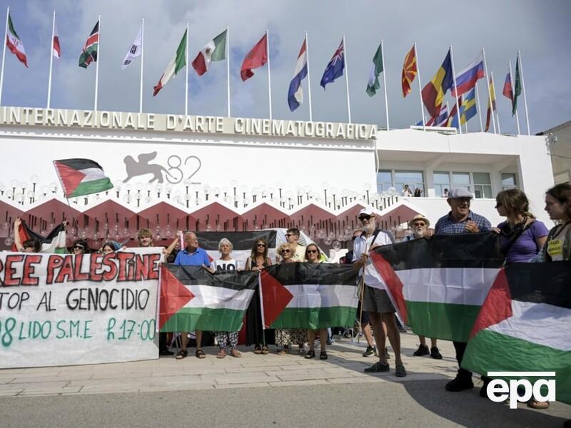 Венеціанський кінофестиваль вивісив прапор РФ. В Україні заявили про "трагікомедію власного авторства"