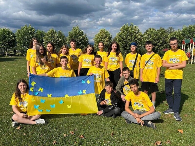 Розпочалася літня зміна "Блогер Кемпу" від Фонду Ріната Ахметова для дітей, які постраждали від війни