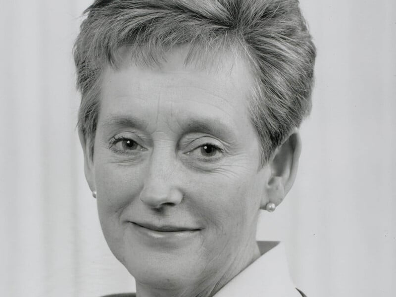 Померла перша жінка-директор британської МІ5 – легенда спецслужб і прототип М із бондіани