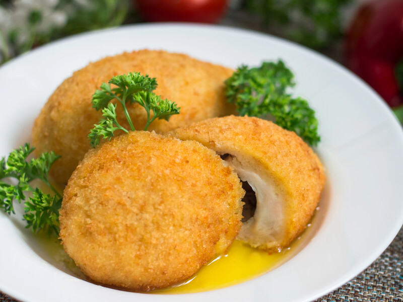 Загорніть це у куряче філе, щоб котлета по-київськи вийшла соковитою та смачною. Рецепт Загорніть це у куряче філе, щоб котлета по-київськи вийшла соковитою та смачною. Рецепт