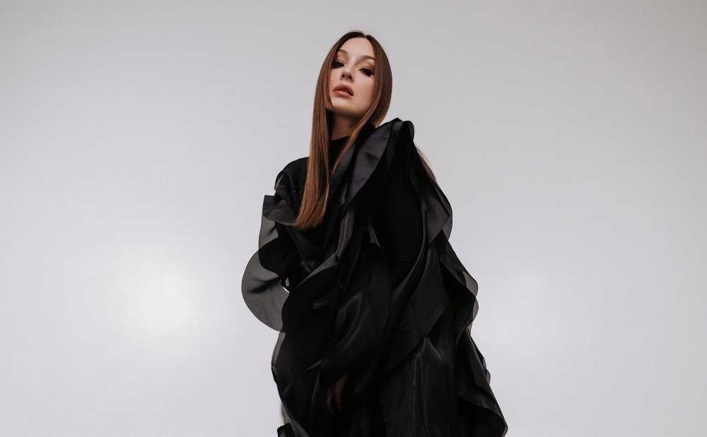 Для жінок, які обрали себе: співачка  MELANYA випускає провокаційно-чесний альбом «ШКОДА»