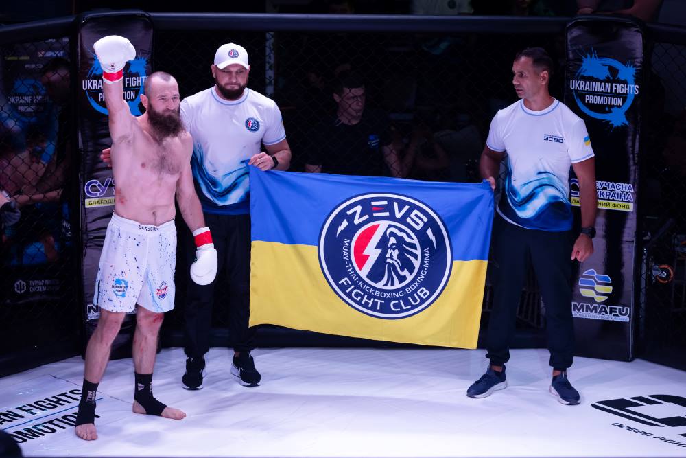 Федерація кікбоксингу, Анастасія Цимбалару та командувач Сил БпЛА ЗСУ разом на вечорі єдиноборств в Одесі Федерація кікбоксингу, Анастасія Цимбалару та командувач Сил БпЛА ЗСУ разом на вечорі єдиноборств в Одесі