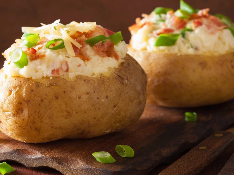 Покладіть цю начинку в картоплю – і отримаєте дуже ситну і смачну страву. Простий рецепт