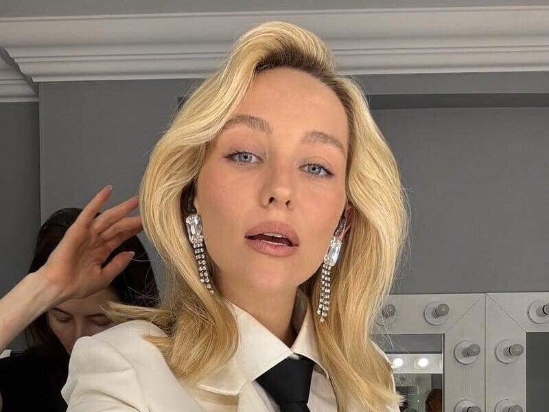 Вагітна Roxolana в незвичному вбранні запалила перед 11-тисячним залом. Відео