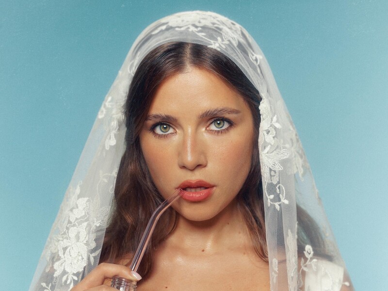 "Про закоханість, бабине літо та ностальгію". Соловій випустила відео "Галіція"