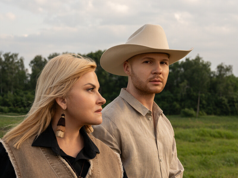 Бурмака за 30 років переспівала хіт "Розлюби" дуетом із Vlad Darwin. Що вони робили на кінному заводі Бурмака за 30 років переспівала хіт "Розлюби" дуетом із Vlad Darwin. Що вони робили на кінному заводі