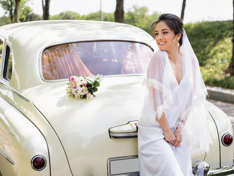 Що дарувати молодятам, якщо немає грошей. П'ять класних ідей, щоб на весіллі не осоромитися