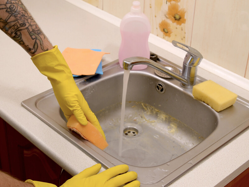 Не можете відмити раковину? Скористайтеся цими копійчаними засобами – вони точно допоможуть