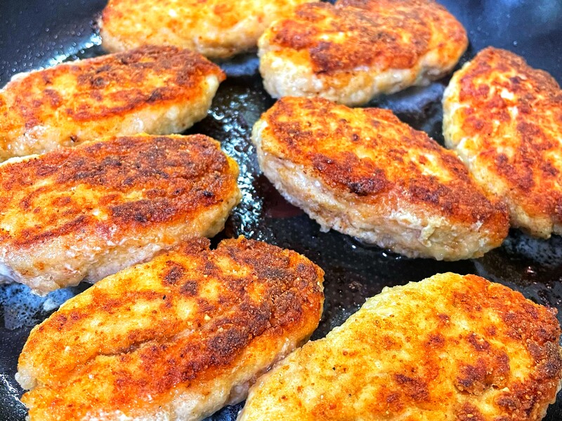 Ці соковиті котлети можна з’їсти усі за раз – блогерка поділилася найкращим рецептом