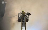 У Києві масштабна пожежа: горить багатоповерхівка У Києві масштабна пожежа: горить багатоповерхівка