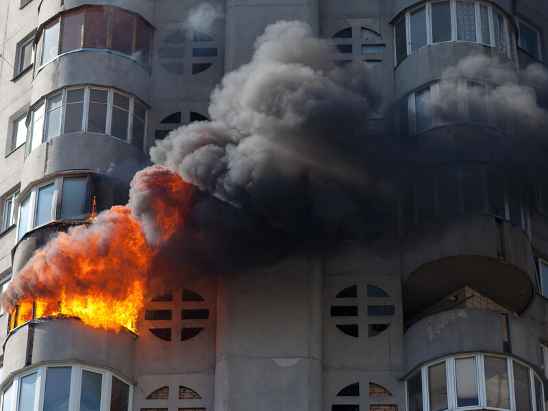 Ці п'ять помилок можуть стати фатальними. Дізнайтеся, що категорично не можна робити під час пожежі