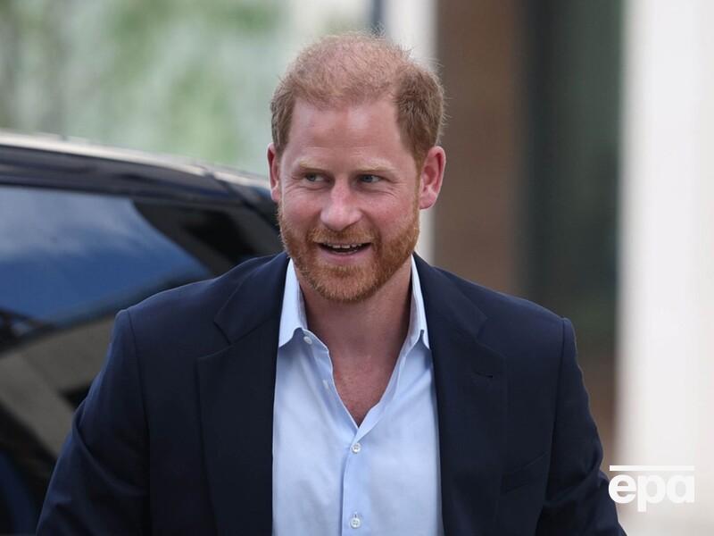 Принц Гаррі зненацька приїхав до Києва. З ким він зустрінеться