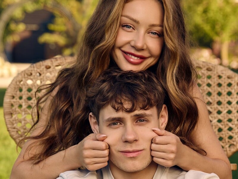 "Старша сестра", "Так на батька схожий". Нові фото Тіни Кароль із 16-річним сином підірвали мережу