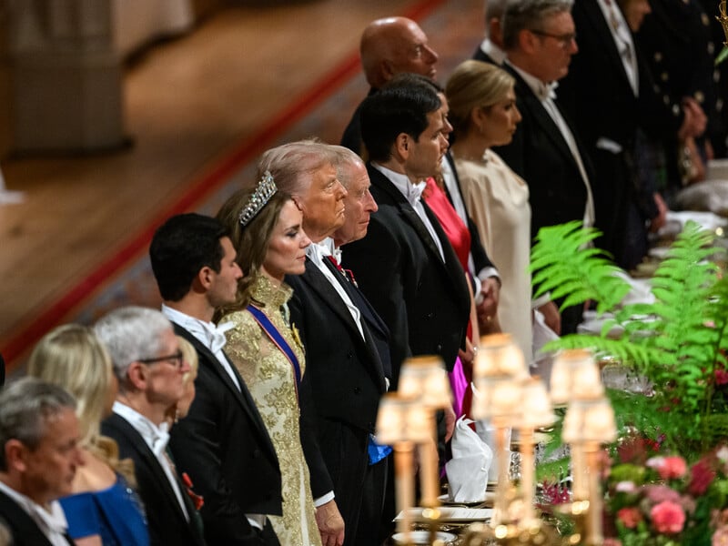 Трамп удень засипав дружину принца Вільяма компліментами, а на банкеті назвав "сяйливою і здоровою". Відео