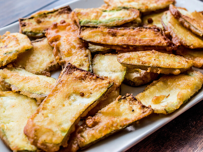 У цьому простому паніруванні цукіні вийдуть дуже смачними й хрусткими. Швидкий рецепт